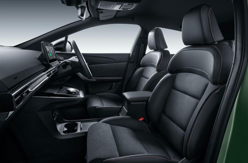 https://www.leominstermotors.co.uk/assets/media/frontinteriorofthemg4xpower.jpeg