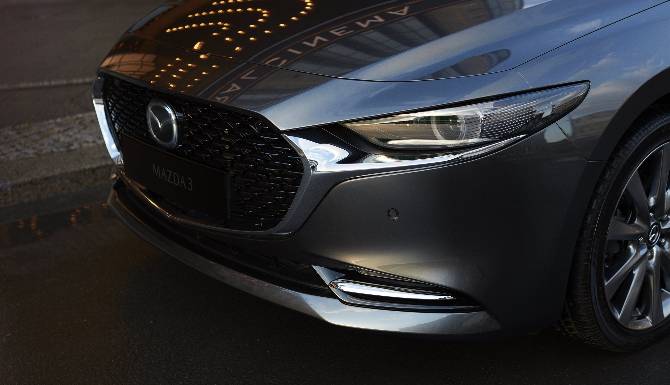 Mazda3 Saloon Front Eyes