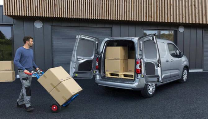 peugeot partner cargo area